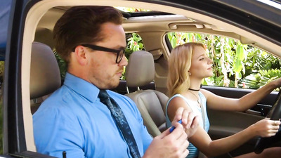 Секс с инструктором по вождению во время обучения